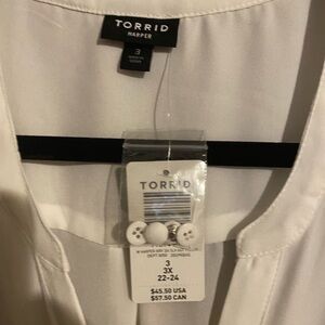 NWT 3x Torrid white blouse